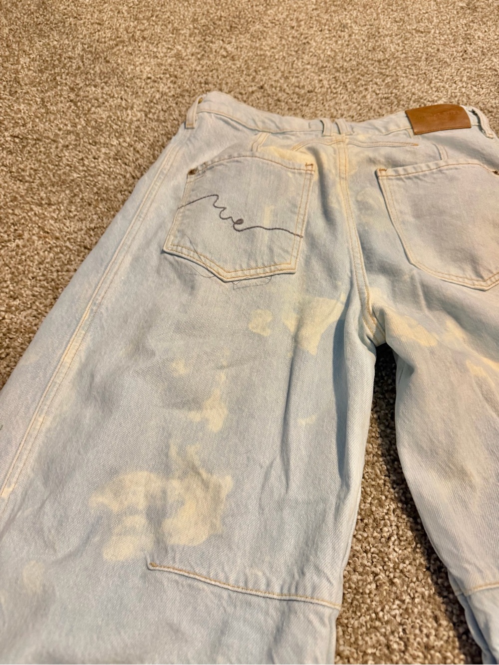 Womens Faded & (Acid Washed) Light Blue Barrel Jeans - Picture 4 of 8